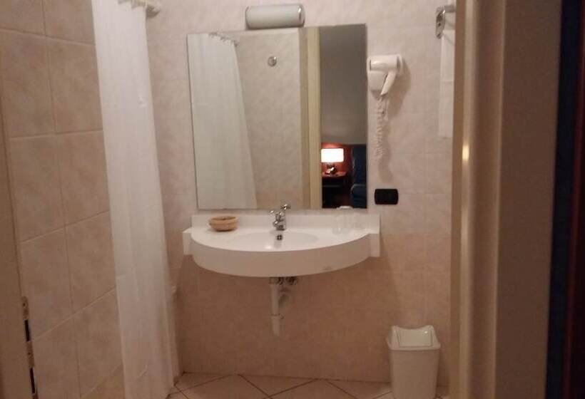 اتاق استاندارد, Cavour