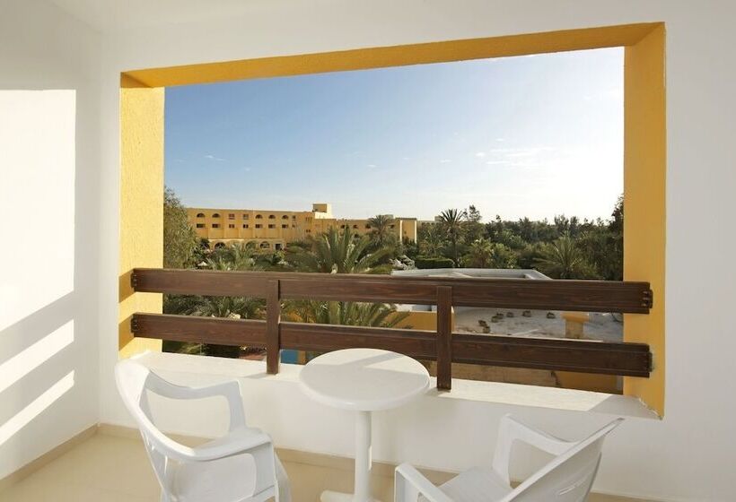 غرفة قياسية, Chich Khan