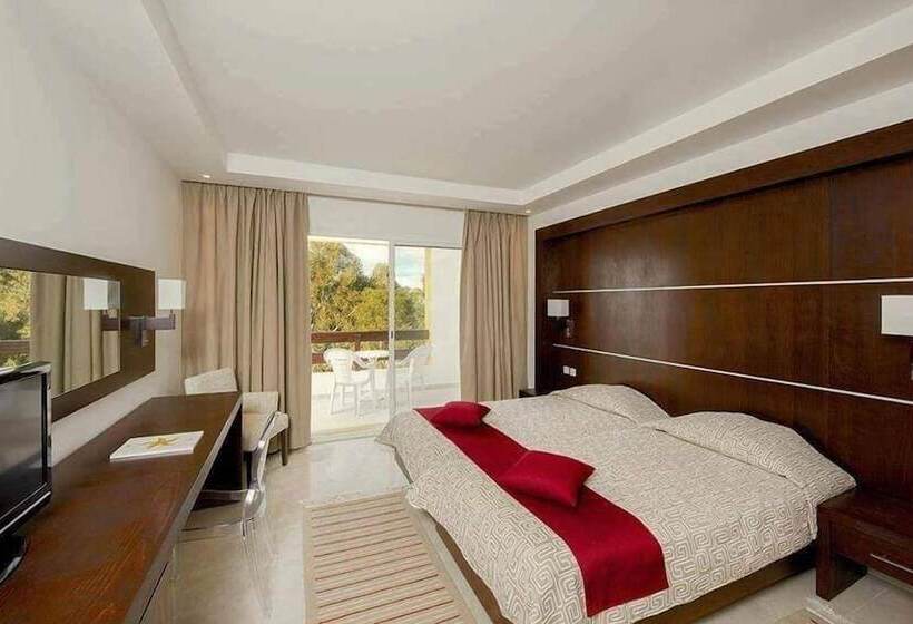 غرفة قياسية, Chich Khan