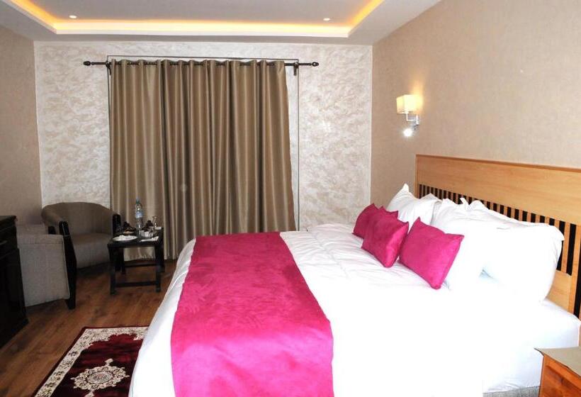 سوئیت با تخت بزرگ, Erfoud Palace