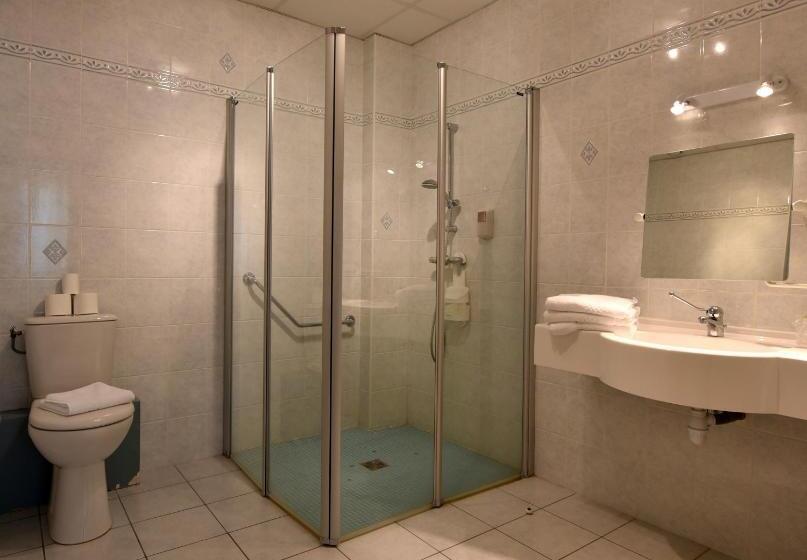 스탠다드 트리플 룸, Et Appartements Les Platanes