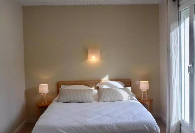 バルコニー付きスタンダードルーム, Et Appartements Les Platanes