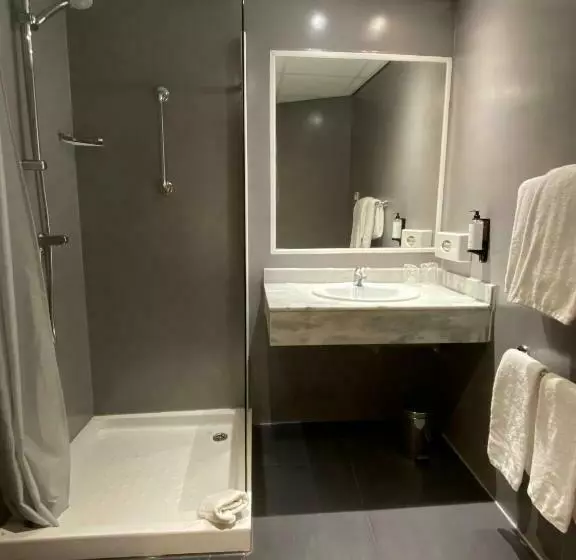 اتاق خانوادگی, Holiday Inn Express San Sebastian De Los Reyes, An Ihg