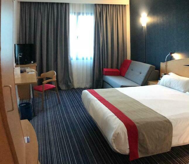 اتاق خانوادگی, Holiday Inn Express San Sebastian De Los Reyes, An Ihg