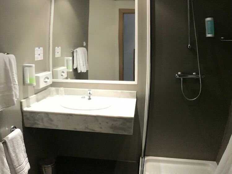 Quarto Estandar para Deficientes Físicos, Holiday Inn Express San Sebastian De Los Reyes, An Ihg