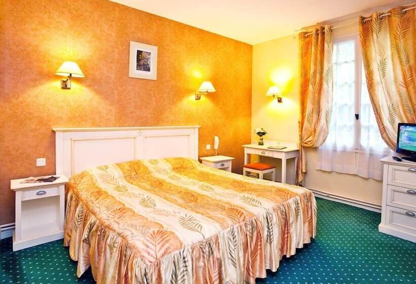 חדר סטנדרט לארבעה, Hôtel Restaurant Plaisance Piscine Couverte Et Chauffée  Proche Sarlat