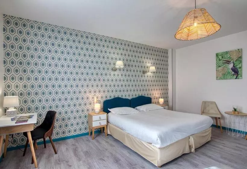 スタンダード４人部屋, Hôtel Restaurant Plaisance Piscine Couverte Et Chauffée  Proche Sarlat