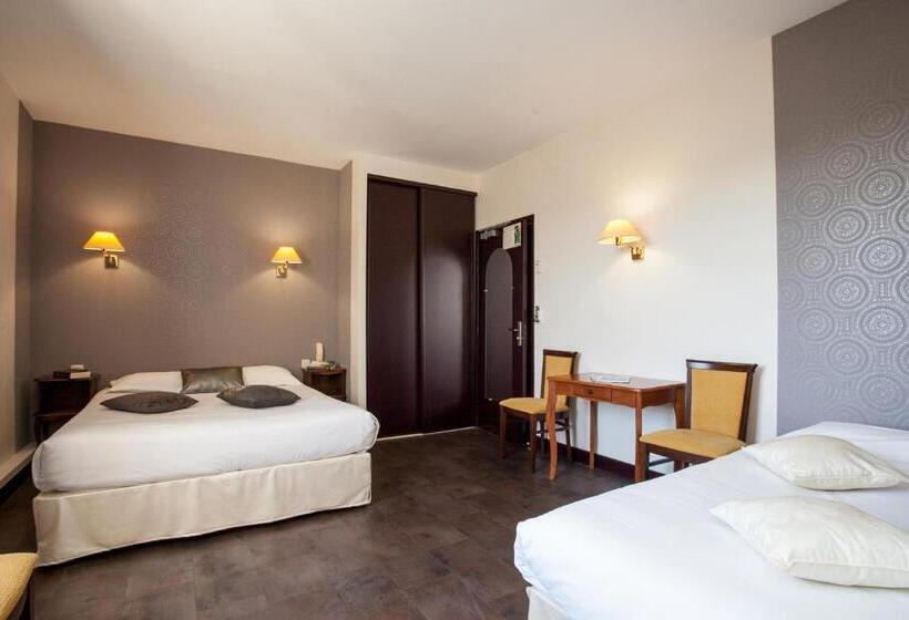 Номер Стандарт Трехместный, Hôtel Restaurant Plaisance Piscine Couverte Et Chauffée  Proche Sarlat