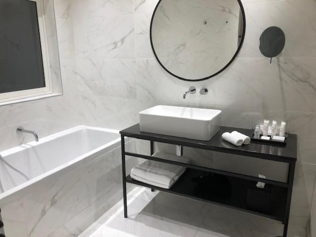 سوییت جونیور, La Maison Bordeaux