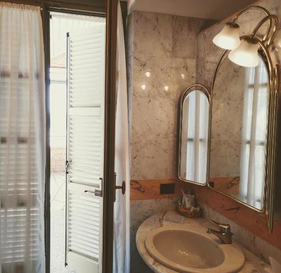 غرفة ديلوكس مزودة بشرفة, Locanda Del Boscogrande