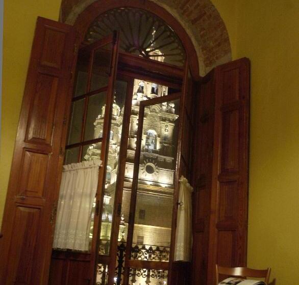 Quarto Superior com Vistas, Los Juaninos