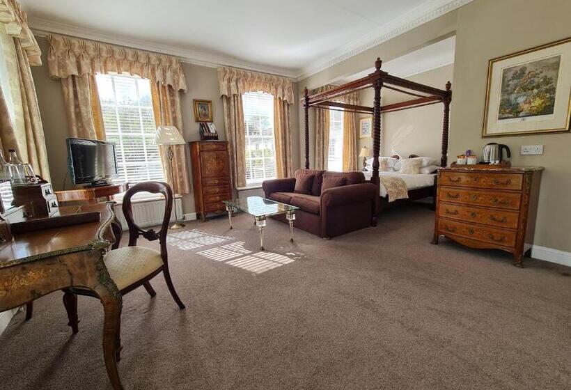 غرفة تنفيذية, Powdermills Country House