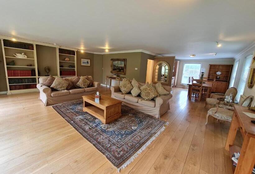 غرفة قياسية سرير كينج, Powdermills Country House