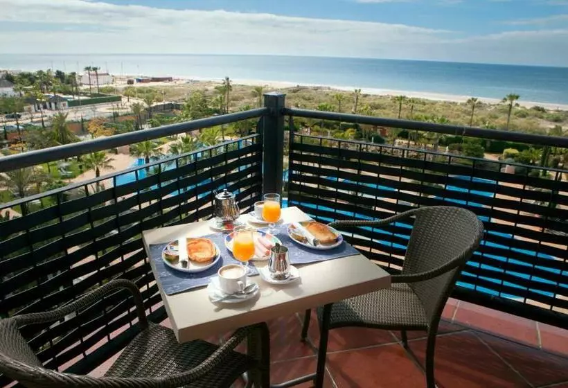سوییت جونیور با چشم‌انداز دریا, Puerto Antilla Grand Hotel