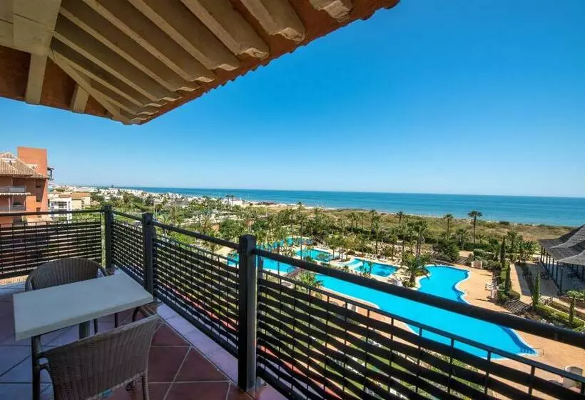 سوییت جونیور با چشم‌انداز دریا, Puerto Antilla Grand Hotel