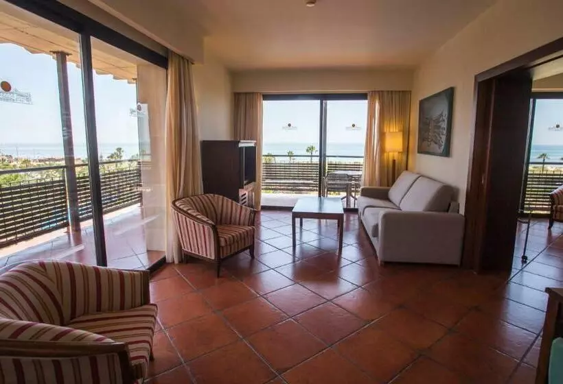 سوییت جونیور با چشم‌انداز دریا, Puerto Antilla Grand Hotel