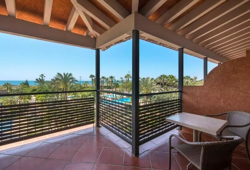 سوییت جونیور با چشم‌انداز دریا, Puerto Antilla Grand Hotel