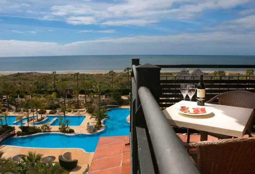 سوییت جونیور با چشم‌انداز دریا, Puerto Antilla Grand Hotel