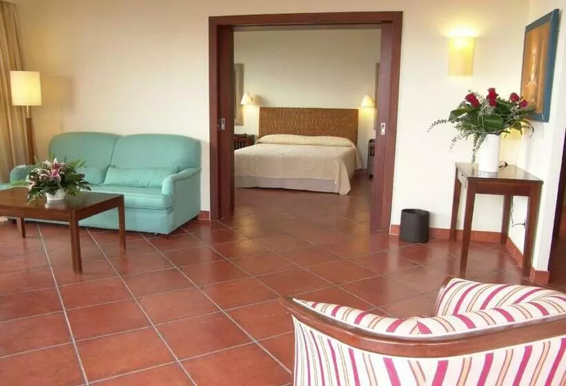 سوییت جونیور, Puerto Antilla Grand Hotel