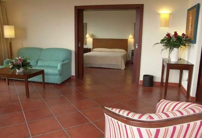 سوییت جونیور, Puerto Antilla Grand Hotel