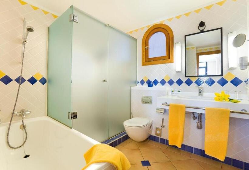 주니어 스위트, Seaside Sandy Beach