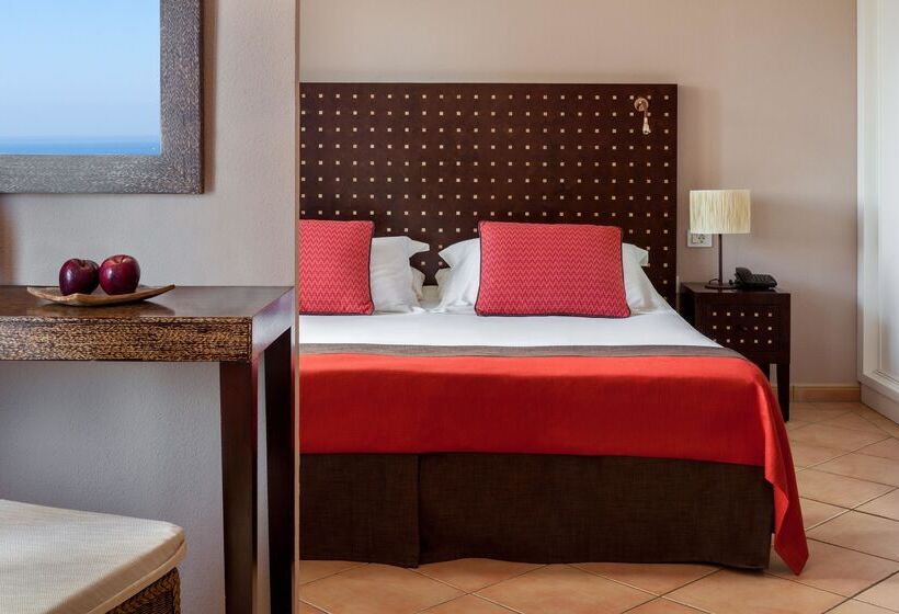 주니어 스위트, Seaside Sandy Beach