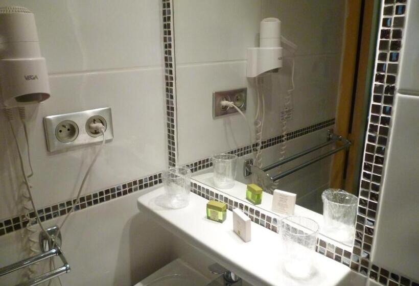 スタンダードトリプルルーム, Cayrons Vence & St Paul De Vence