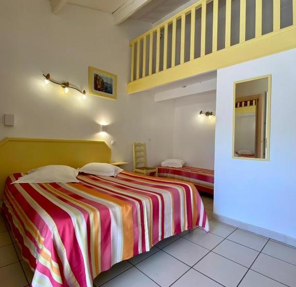 스탠다드 트리플 룸 테라스, Myriam Vias Plage