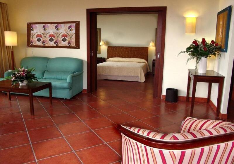 Полулюкс, Puerto Antilla Grand Hotel