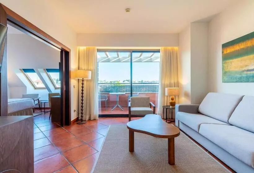 سوییت جونیور, Puerto Antilla Grand Hotel