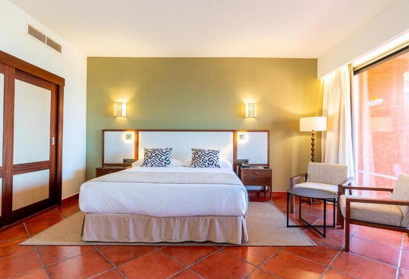 Полулюкс, Puerto Antilla Grand Hotel