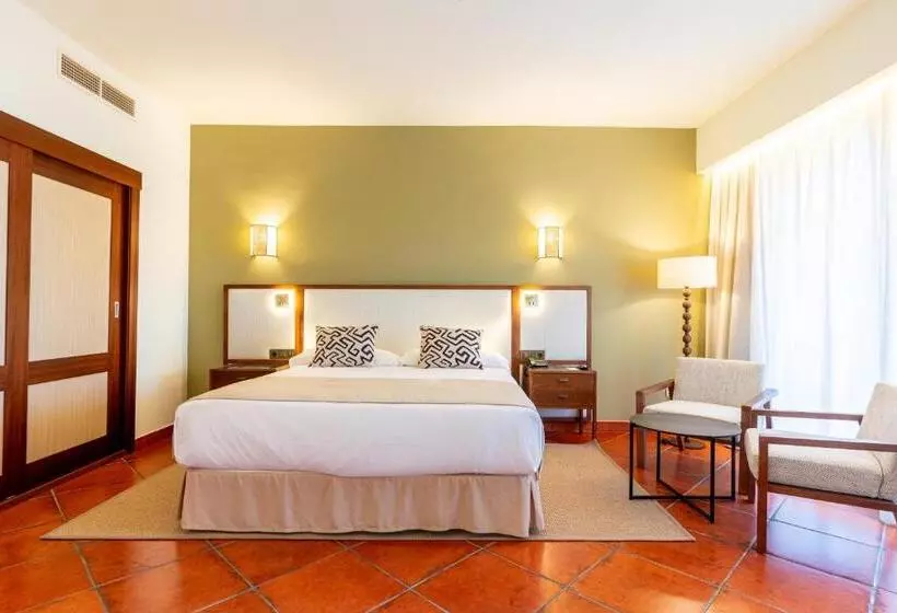 سوییت جونیور, Puerto Antilla Grand Hotel