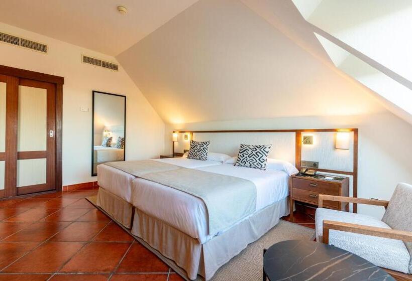 Полулюкс, Puerto Antilla Grand Hotel