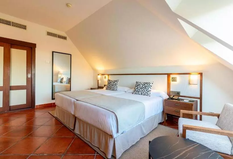 سوییت جونیور, Puerto Antilla Grand Hotel