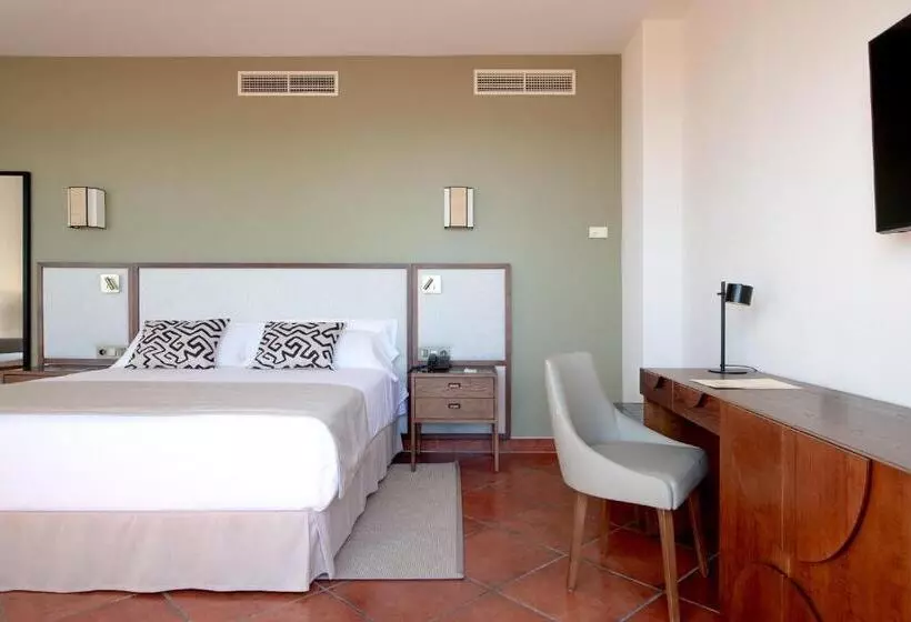 سوییت جونیور, Puerto Antilla Grand Hotel