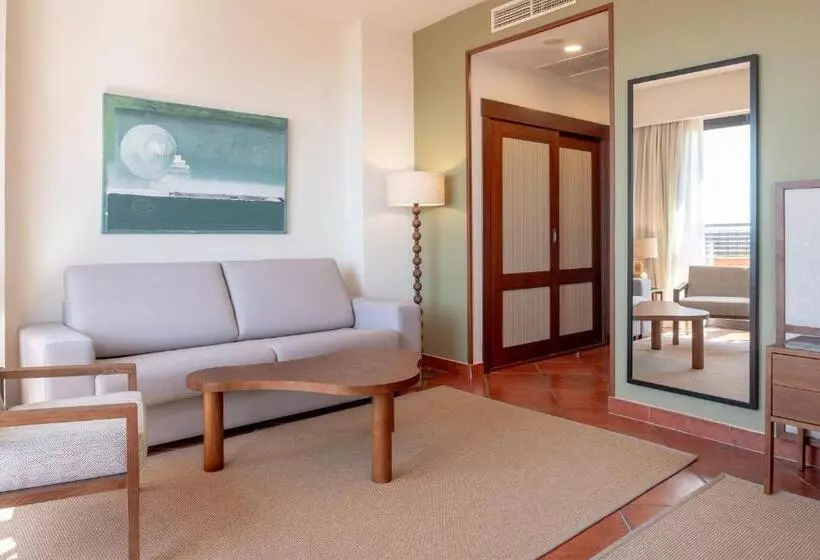 سوییت جونیور, Puerto Antilla Grand Hotel