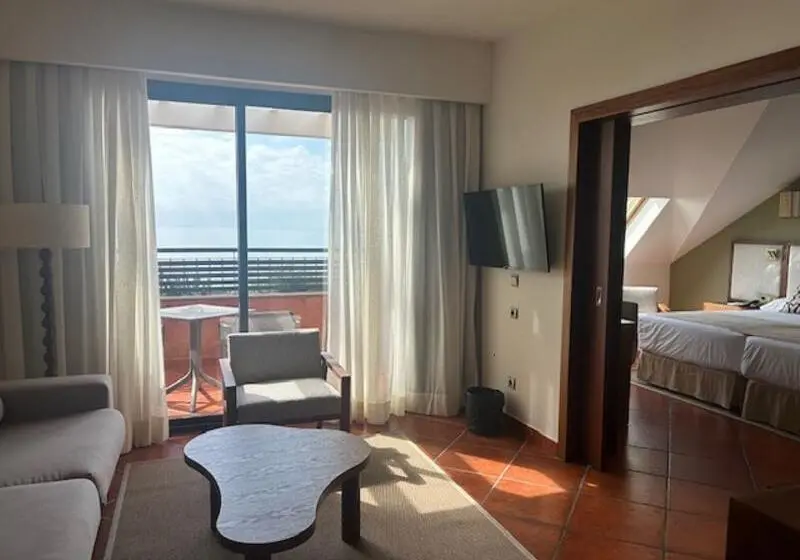 سوییت جونیور با چشمانداز دریا, Puerto Antilla Grand Hotel