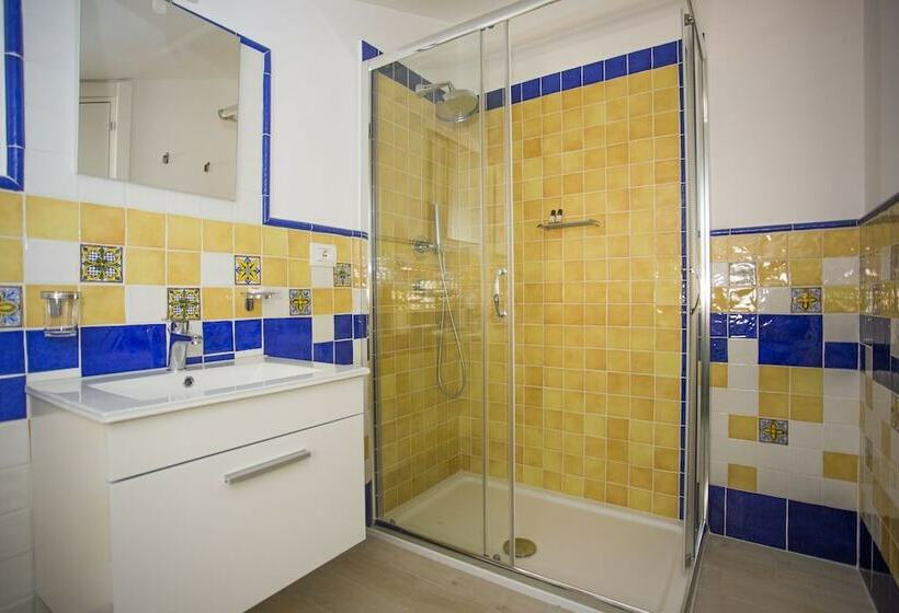 스탠다드 트리플 룸, B&b L Artista