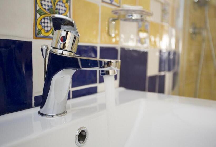 스탠다드 트리플 룸, B&b L Artista