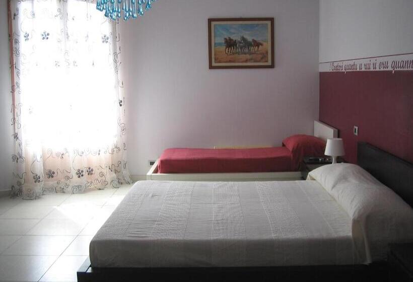 Четырехместный Номер Стандарт с Балконом, B&b Persi Nel Sud