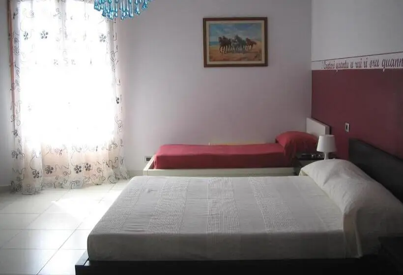 バルコニー付スタンダード４ベッドルーム, B&b Persi Nel Sud