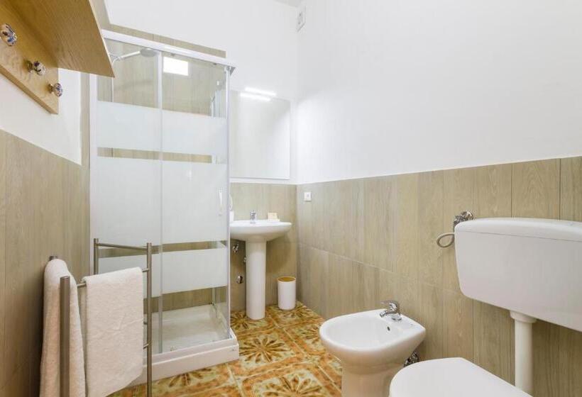 标准间带阳台, B&b Villa Ginevra