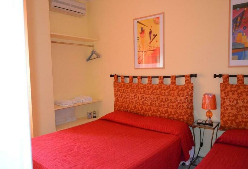 اتاق استاندارد سه نفره, A Casa Di Carla