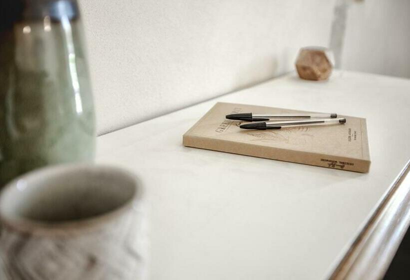 חדר סטנדרט לשלושה עם נוף לגינה, Giardini Acantus