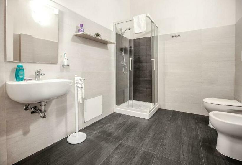 חדר סטנדרט לשלושה עם נוף לגינה, Giardini Acantus