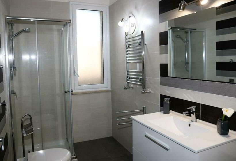 豪华海景房带阳台, B&b Al Porticciolo