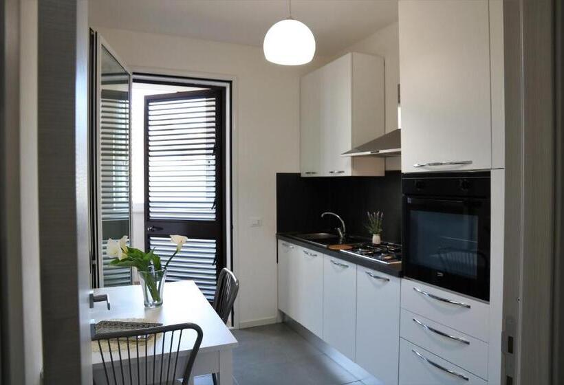 带2个卧室带海景的公寓, B&b Al Porticciolo