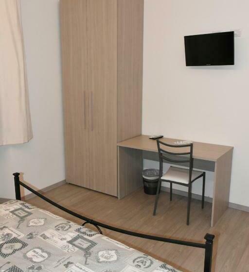 اتاق لوکس, Albano Station Rooms