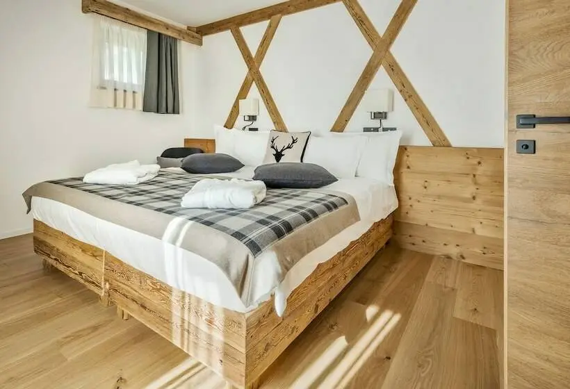 سوئیت لوکس با چشم‌انداز کوهستان, Camina Suite & Spa