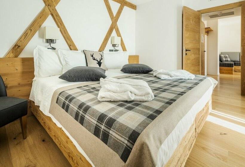 可观山景的豪华套房, Camina Suite & Spa